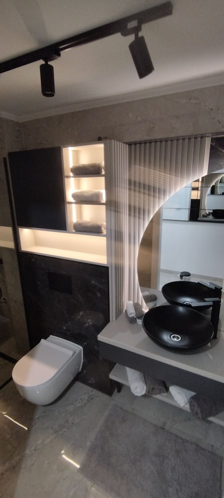 Luxury Prime Apartments with Parking