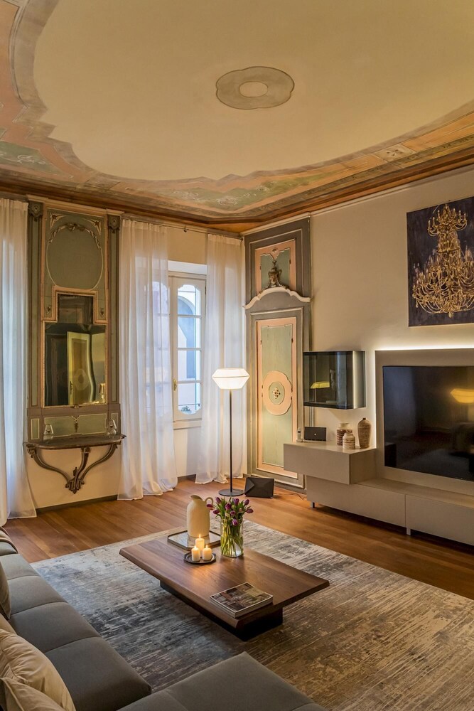 Rovelli 41 in Como With 2 Bedrooms and 3 Bathrooms
