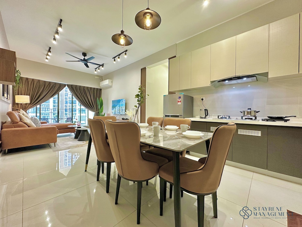 Country Garden Danga Bay Sea View Homestay by Stayrene