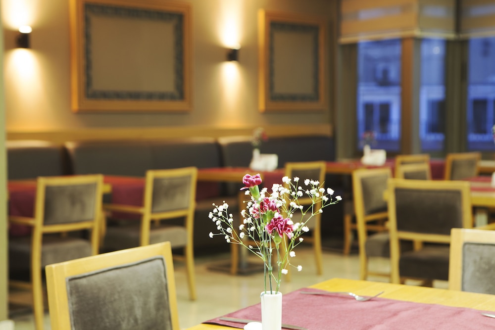 Delta Hotel Istanbul - Image 54