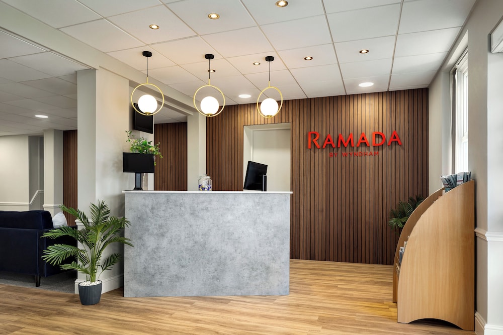 Hotel Ramada by Wyndham Cheltenham - Image 1