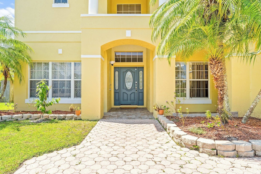Jasmine Breeze Home for 12