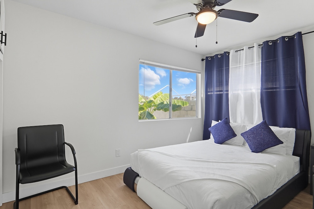 Peaceful Paradise Hills Retreat 6 Bedroom Home