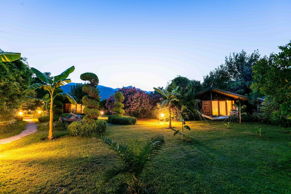 Etenna Beach Bungalows - Image 48