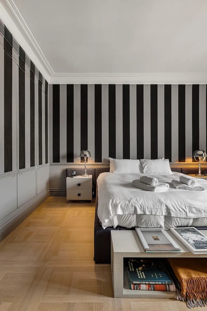 Cadogan Squre-2 Bedroom