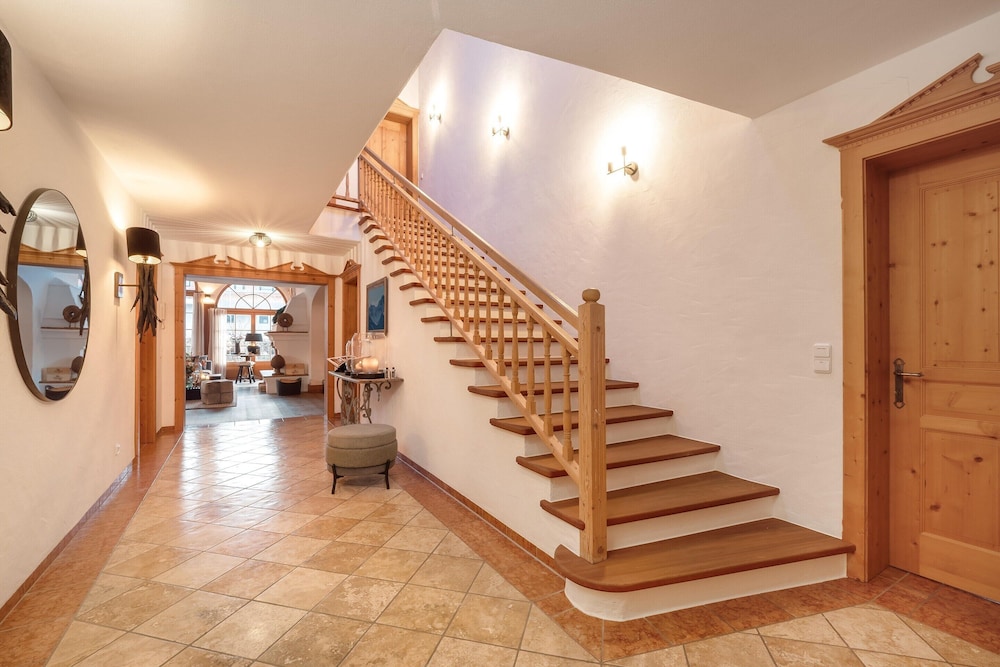 Elegant Chalet Near Slopes & Village