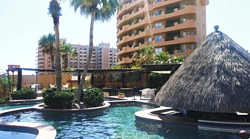 Condo Bella Sirena 805 C by Kivoya