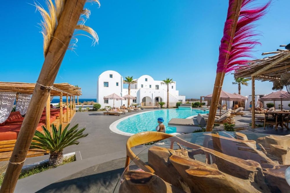 Amethyst Luxury Suites - Oia Family Suite