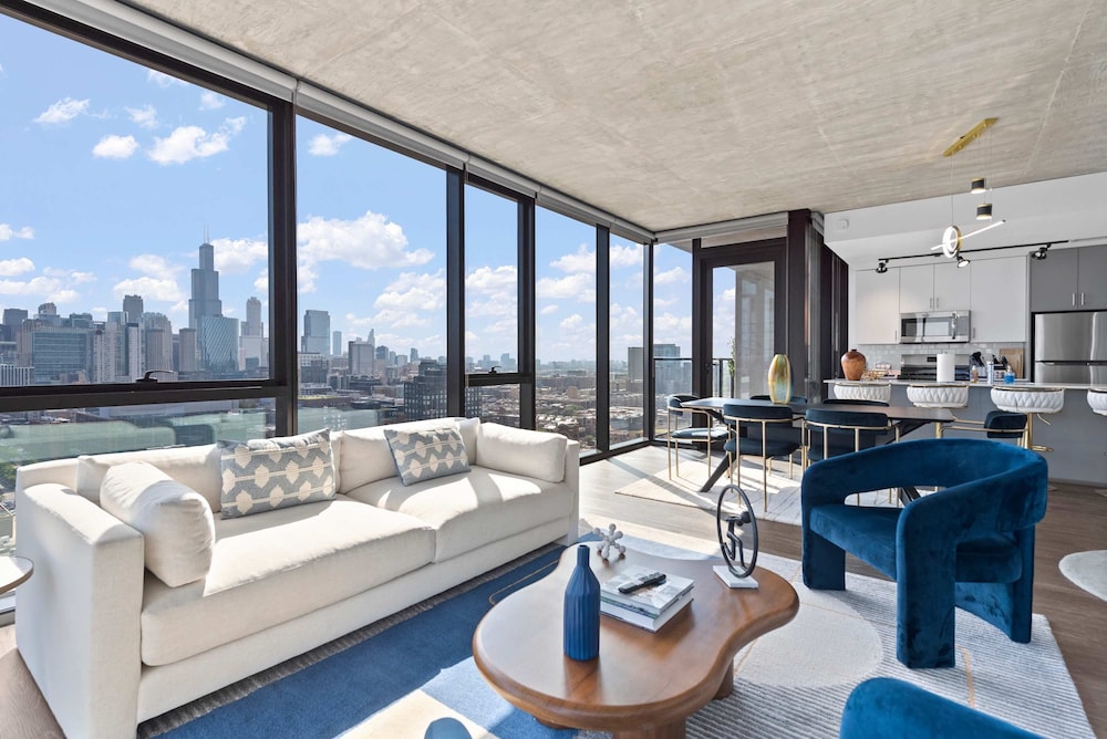 Cloud9 6 apt for 30ppl Fulton Market The Nouveau