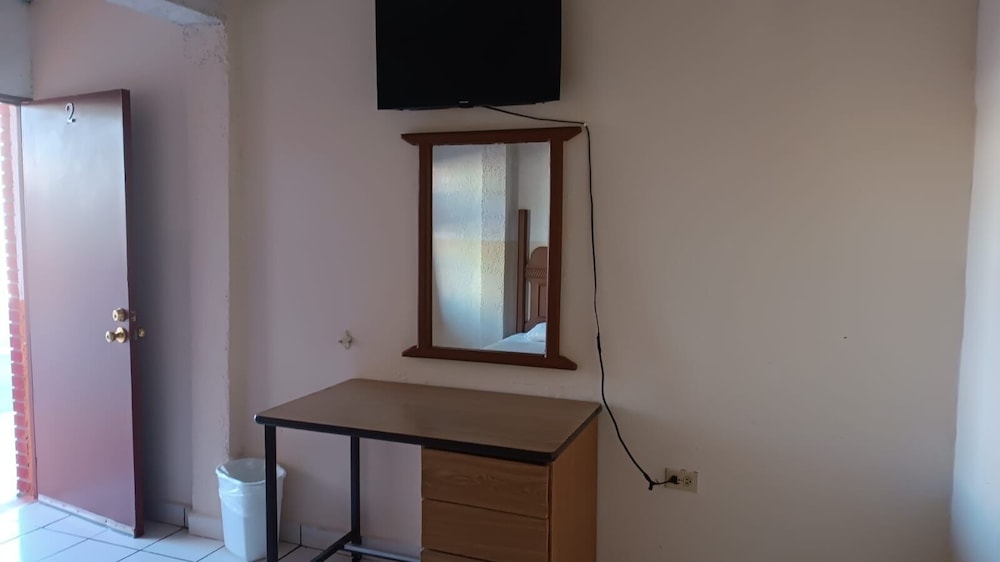 Nuevo Laredo Vacations - Hotel Cazadores - Property Image 4