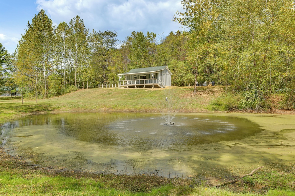 Cottage Close to Caves & Trails in Hocking Hills!