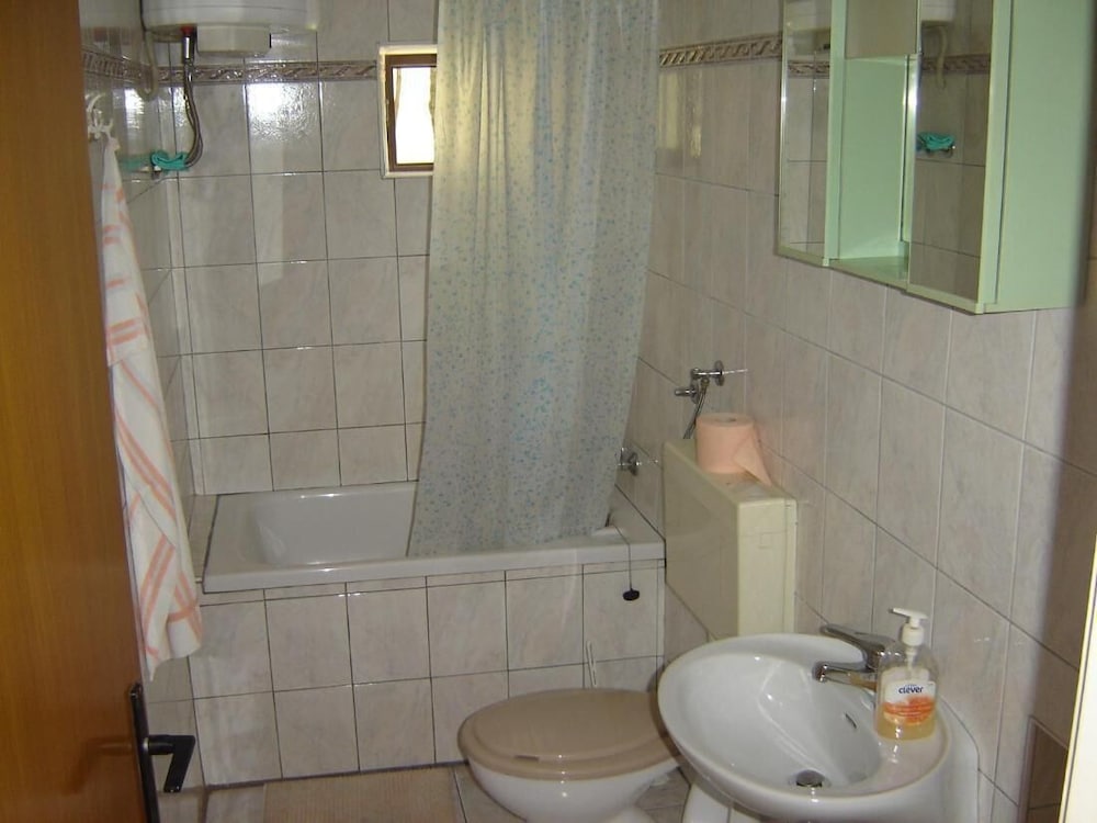 Apartments Grgorinić - Ground Floor view 5