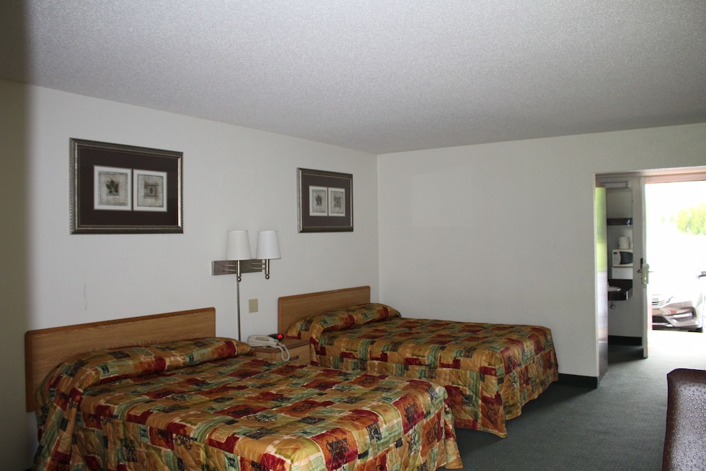Staunton Vacations - Hometown  Inn - Property Image 6