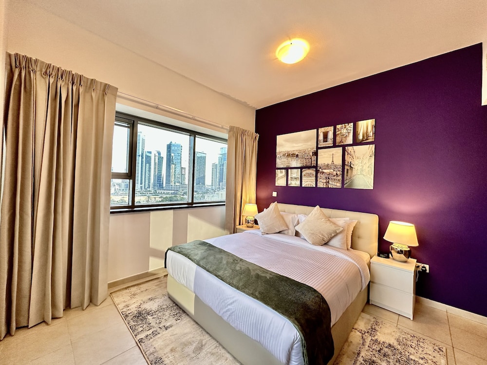 Lux BnB Executive Tower Business Bay