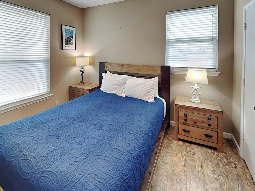 The Lazy Turtle by Silver Sands Vacation Rentals