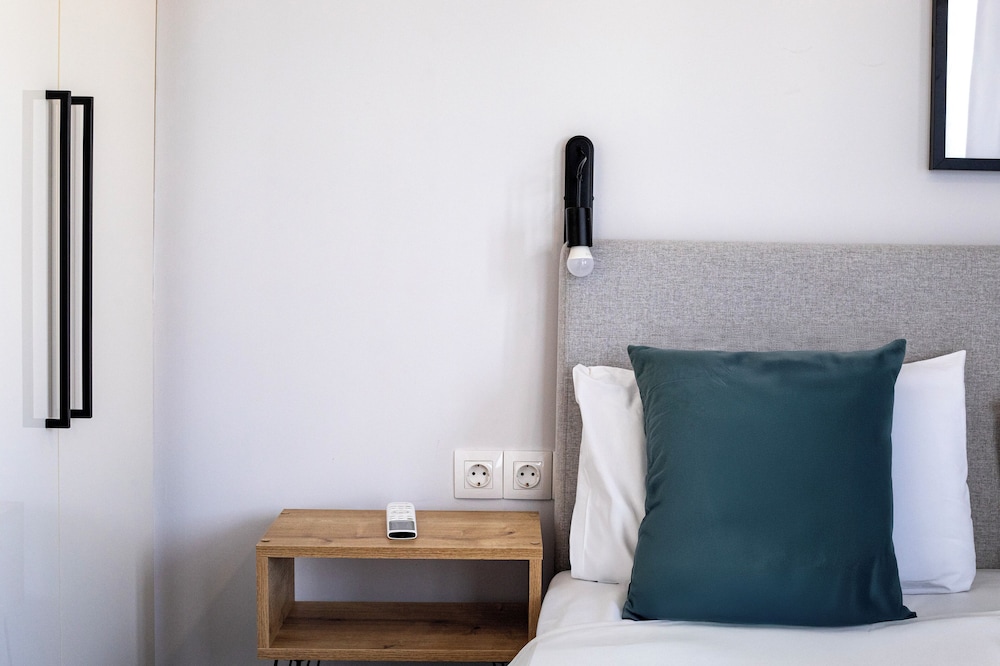 Andromeda - 1 Bedroom Apt & Terrace in Athens
