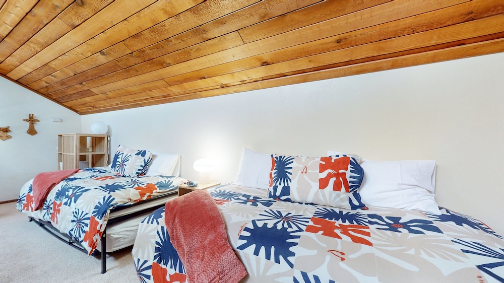 Mammoth Sierra Townhomes #25 3 Bedroom Condo
