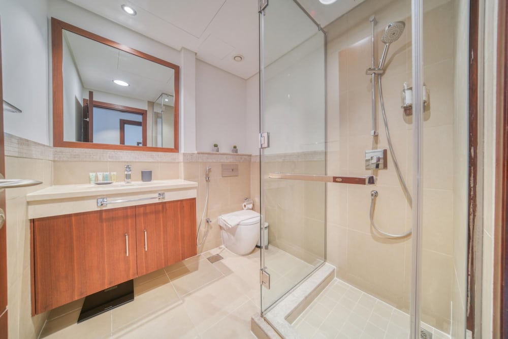 Trendy 2BR Downtown Apt Steps From Burj Khalifa