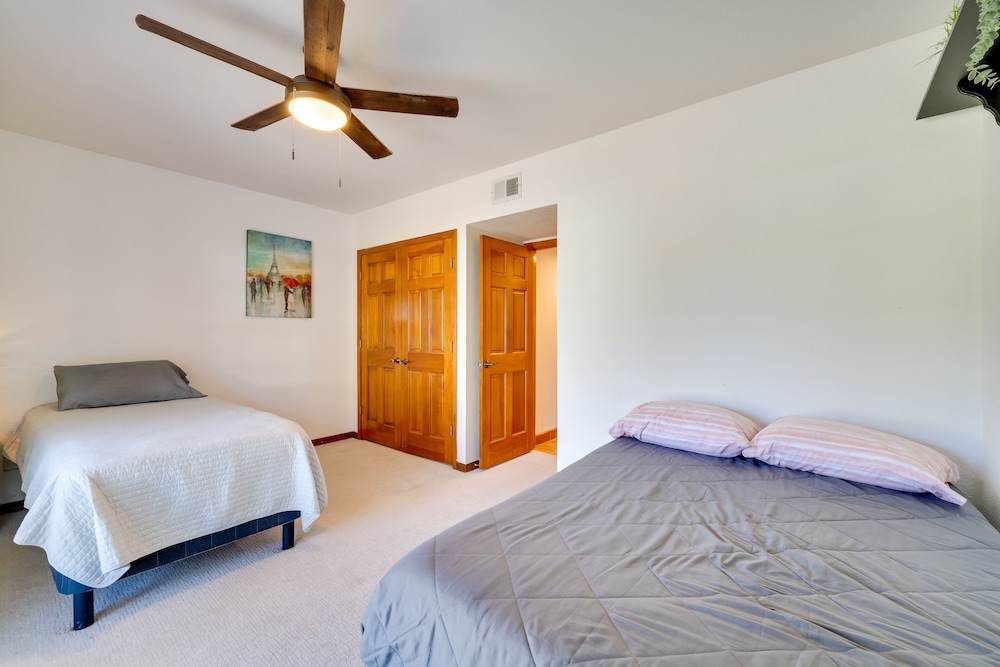 1-acre Backyard & Gym: Spacious Apopka Escape!