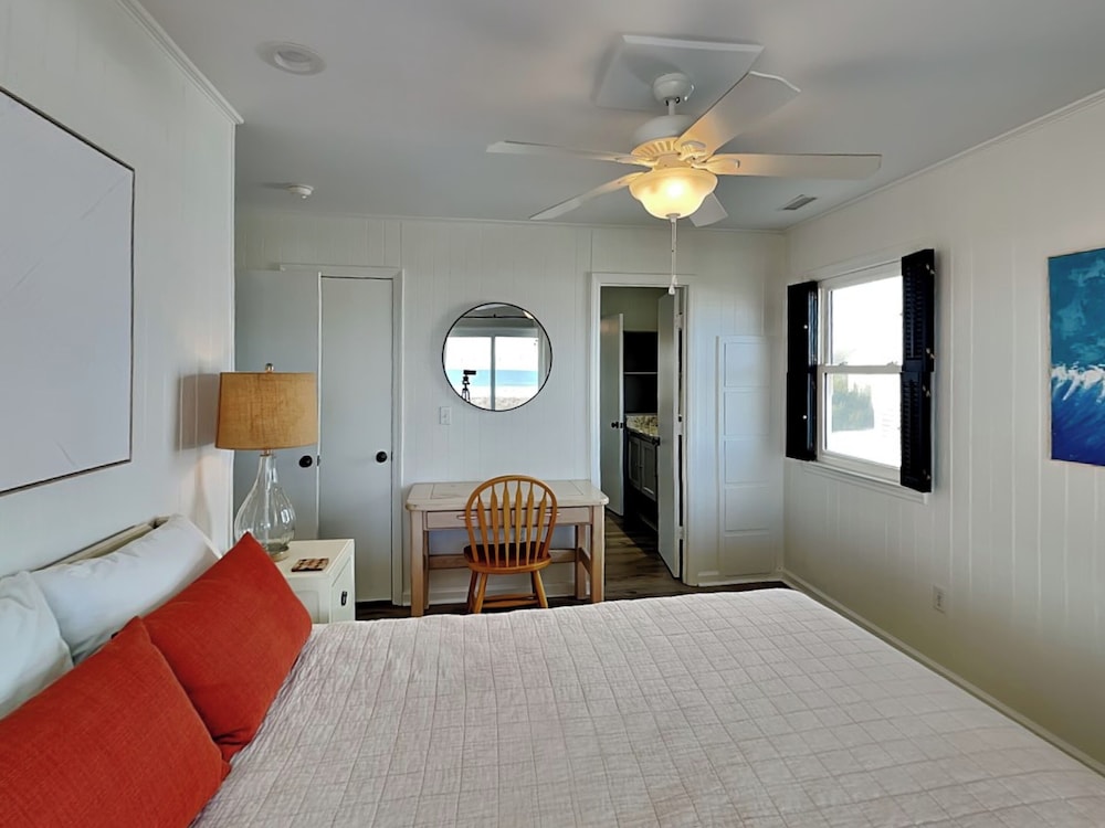 Polly's Place by Topsail Realty