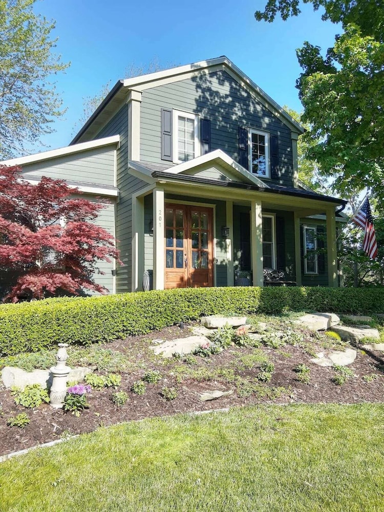 Third Coast Hideaway - Saugatuck - Douglas Downtown Area - Spacious & Spotless