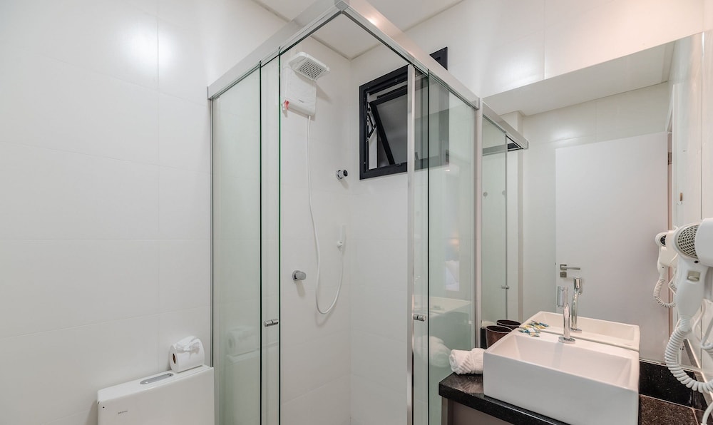 MHF II Apts Variados em Prédio com Vista para o Mar em Itapema