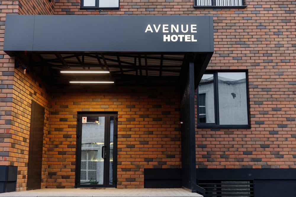 Avenue Hotel
