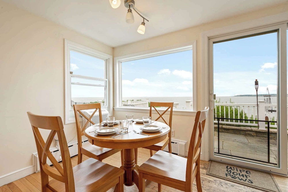 Oceanfront Ping Pong 1 Min Walk to Beach Pets Welcome