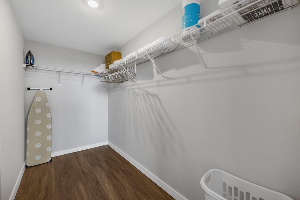 Stylish City-View Condo Pool Access
