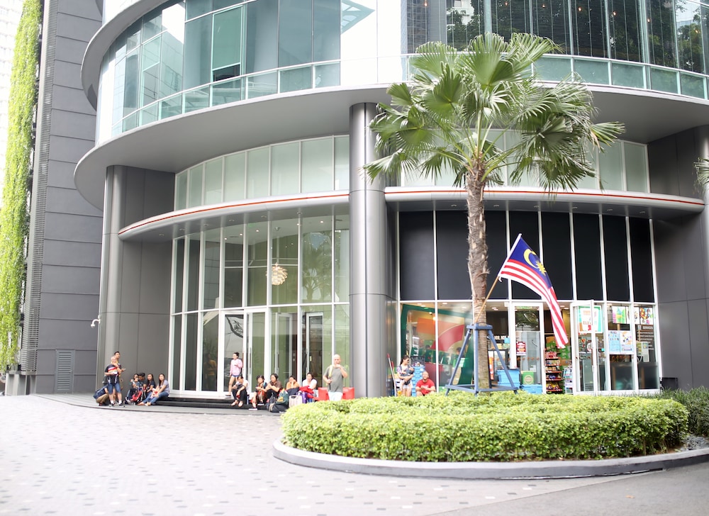 Vortex Suite KLCC by Idaris