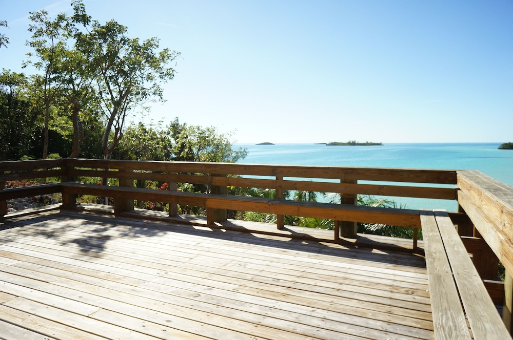 Island Seaside Suites