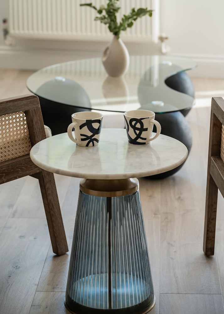 Lords Living -3 bed in Regents Park With Terrace