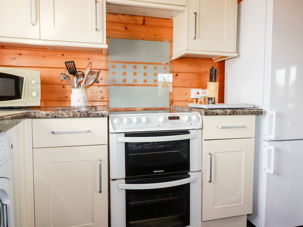 Bodmin Vacations - Cedar Lodge - Property Image 14