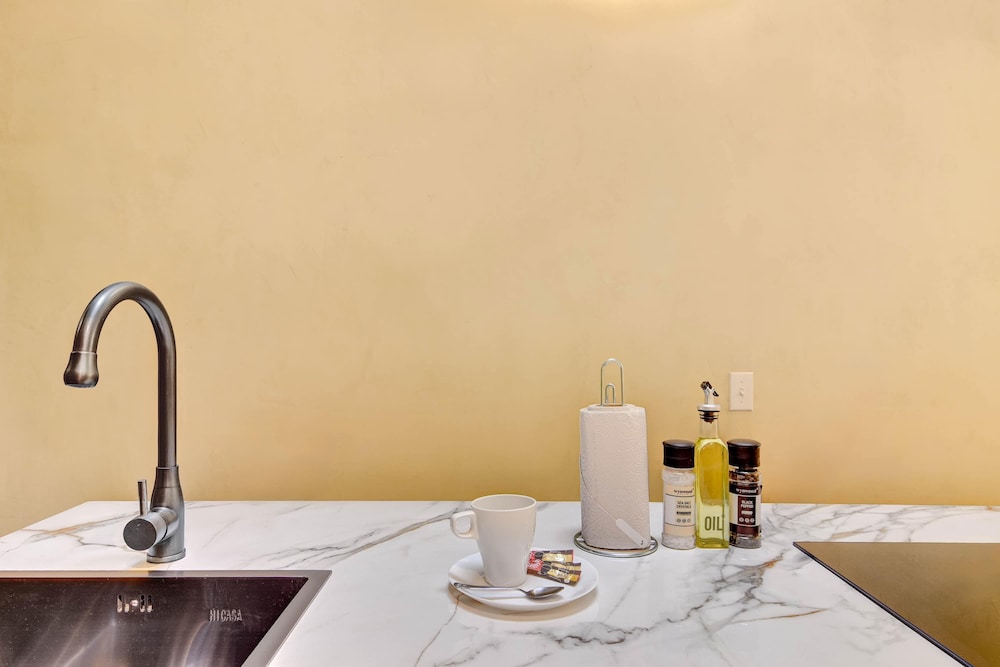 Chic 4BR Getaway in Vibrant La Candelaria