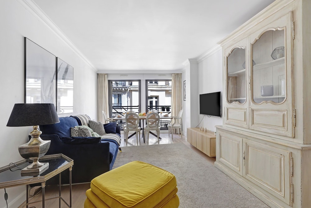 Stylish 2BR Near Faubourg Saint-Honoré