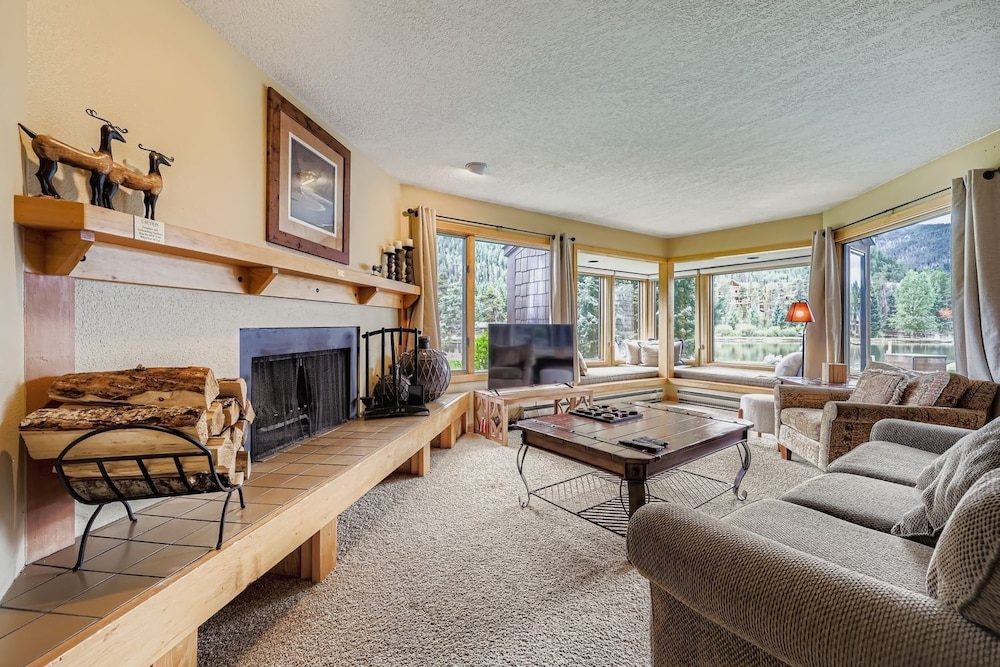 1702 The Willows 1 Bedroom Condo