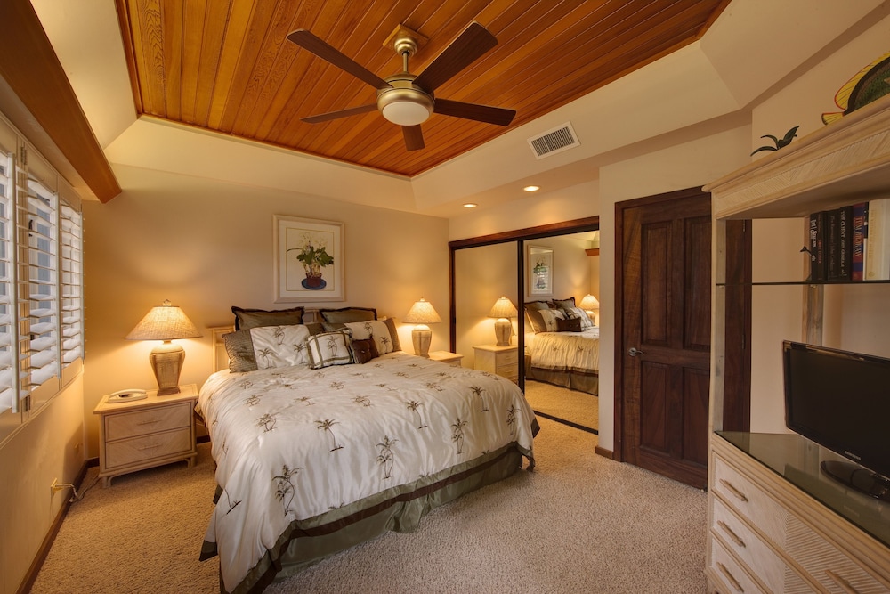 Puunoa - CoralTree Residence Collection