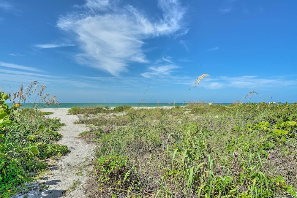 Luxury Sanibel Condo w/ Ocean View: Steps to Beach view 3