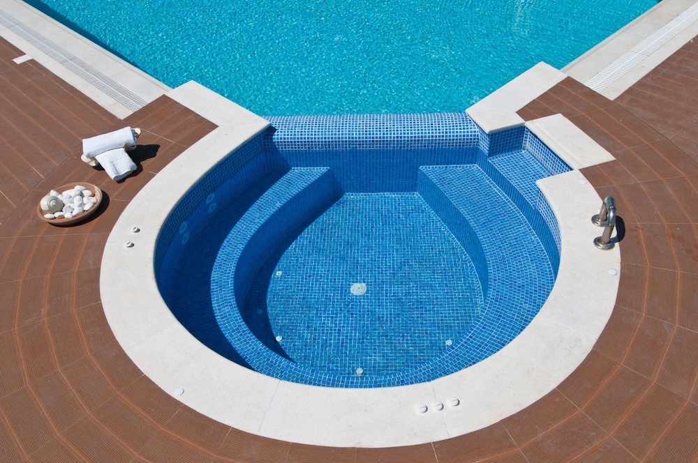 Miland Suites