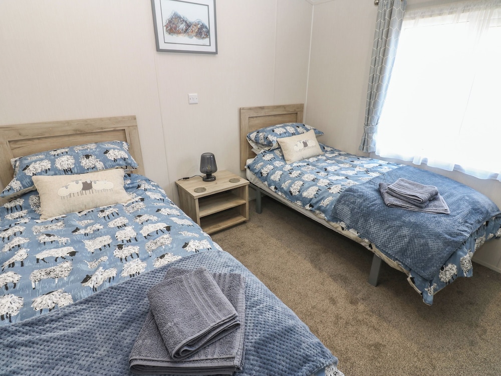 Brocklebank Lodge, 35