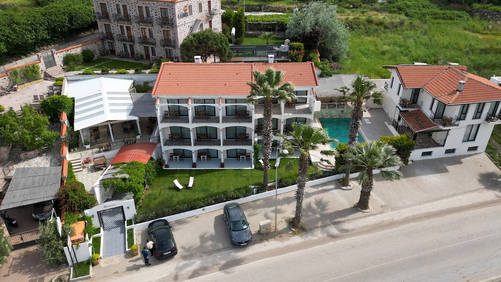 Cunda House Küçük Otel - Image 24