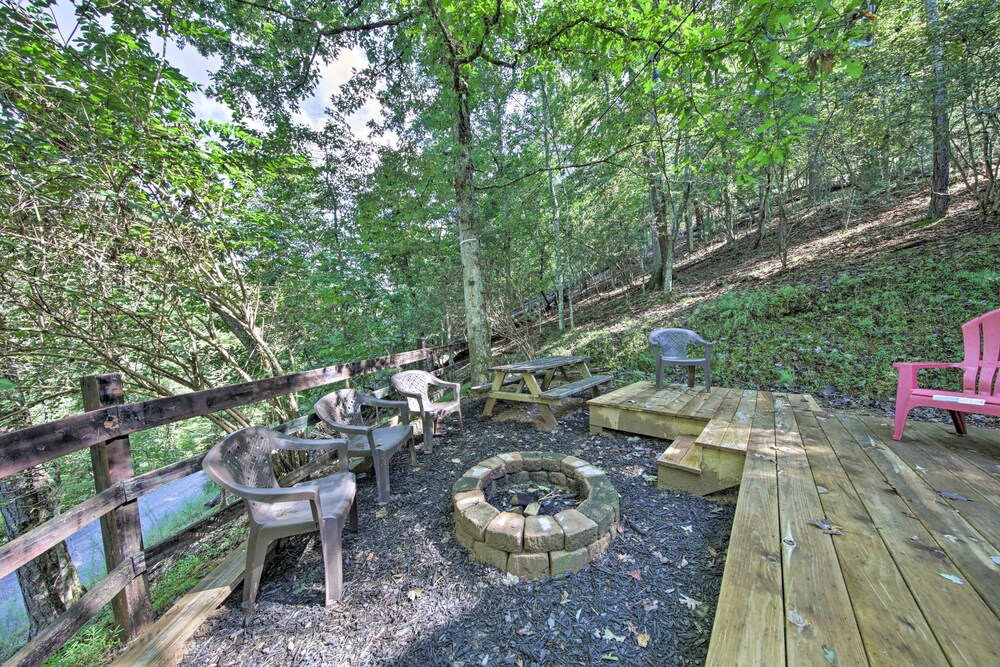 Pet-friendly Ellijay Cabin in the Woods on 1 Acre! view 3