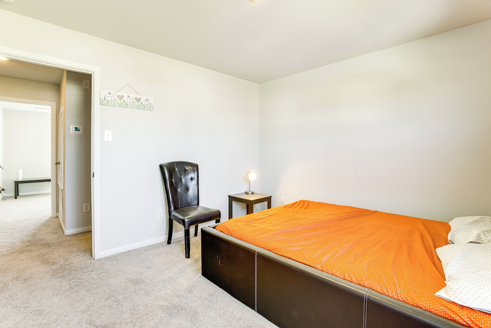Near Hiking & Fishing: Airy Retreat in Cleveland!