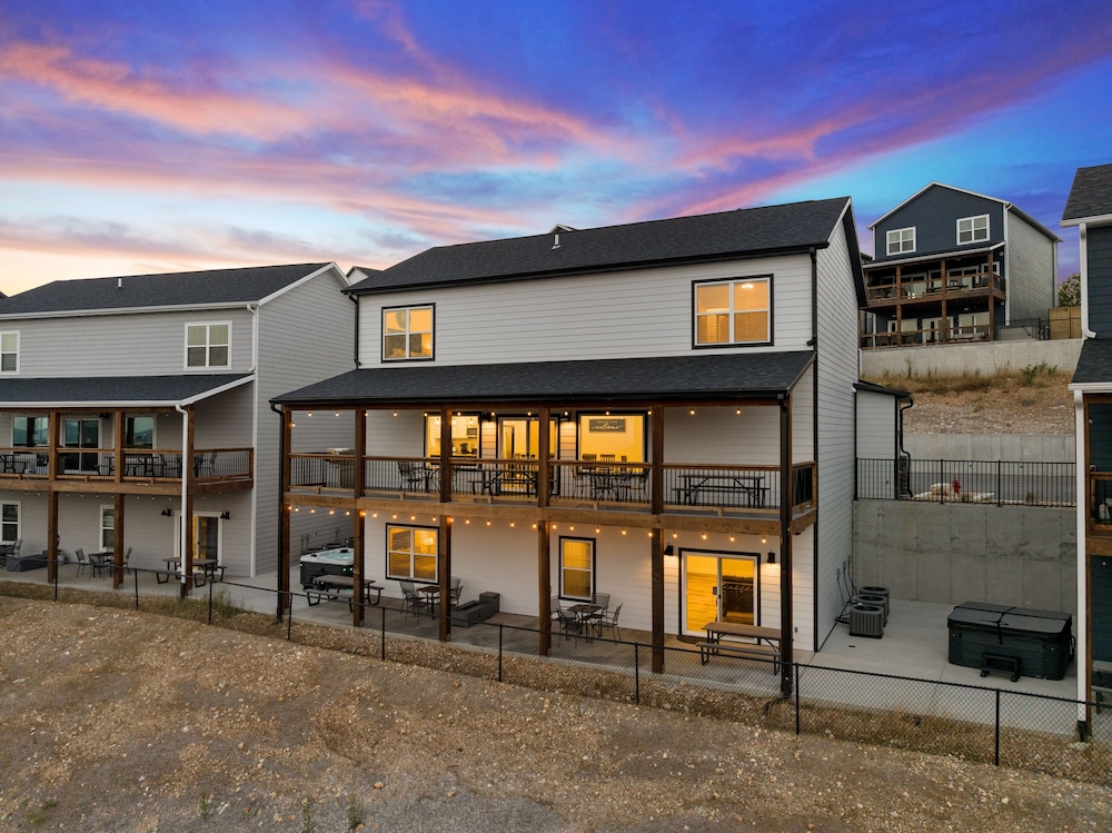 Cm132-6 -summer Breeze- Sleeps 17 6 Bedroom Home