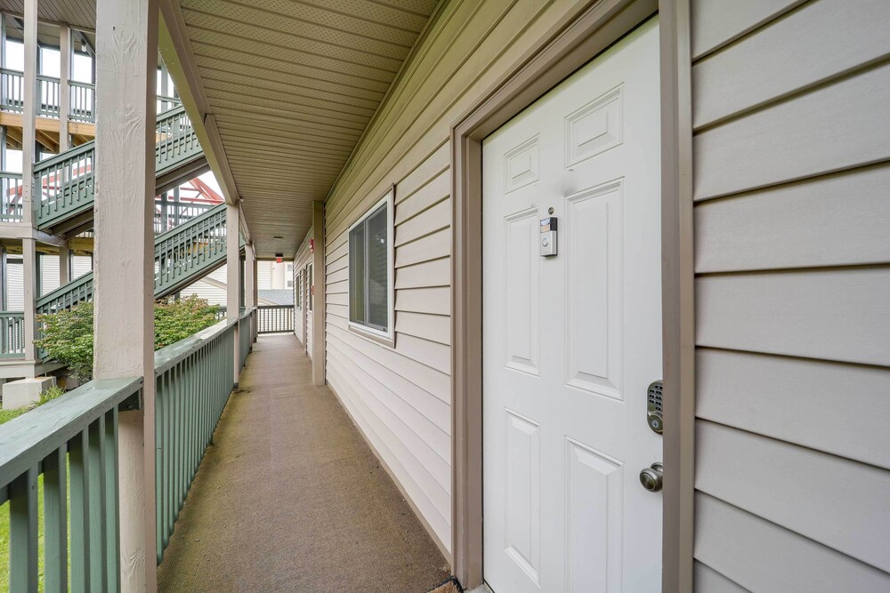 Hike, Golf & Ski: Beech Mtn Condo w/ Resort Perks!