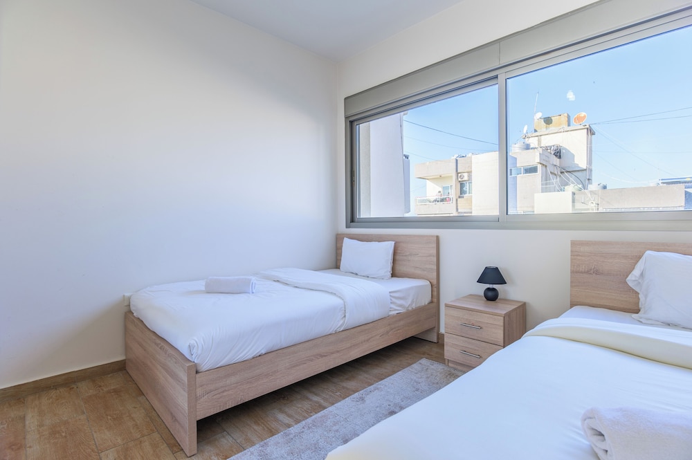 Elevate - Sleek 2-BR Apt by Santa Maria, Jal el Dib