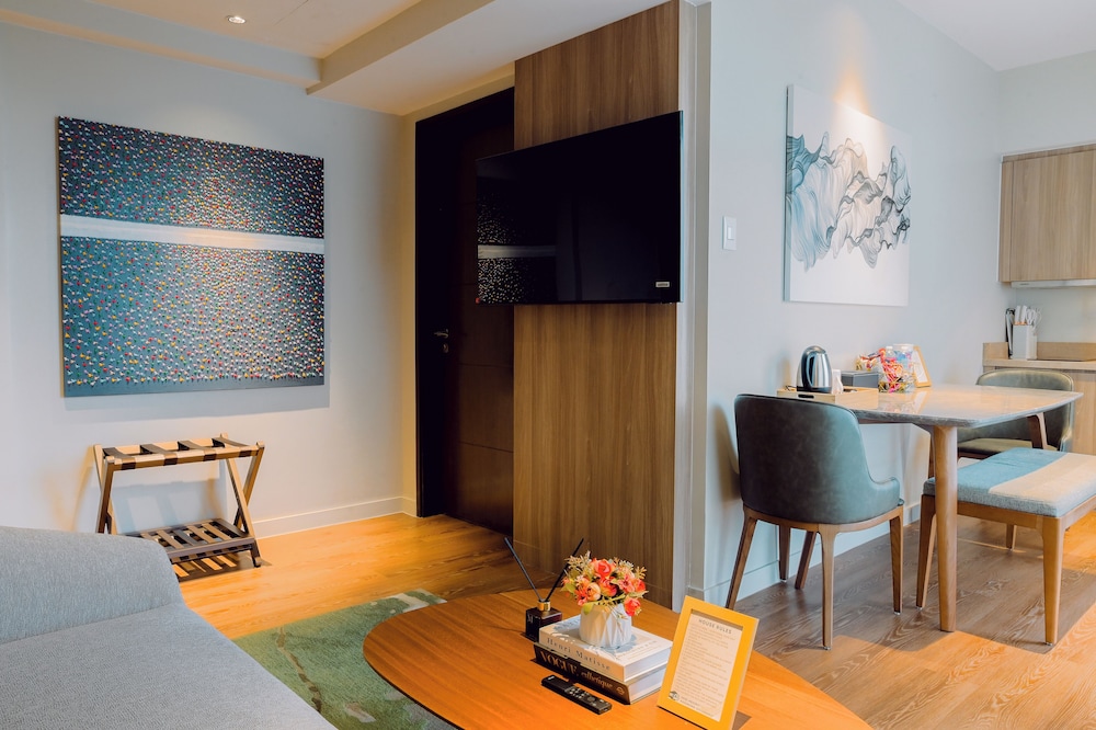 Hotel Residences at Acqua