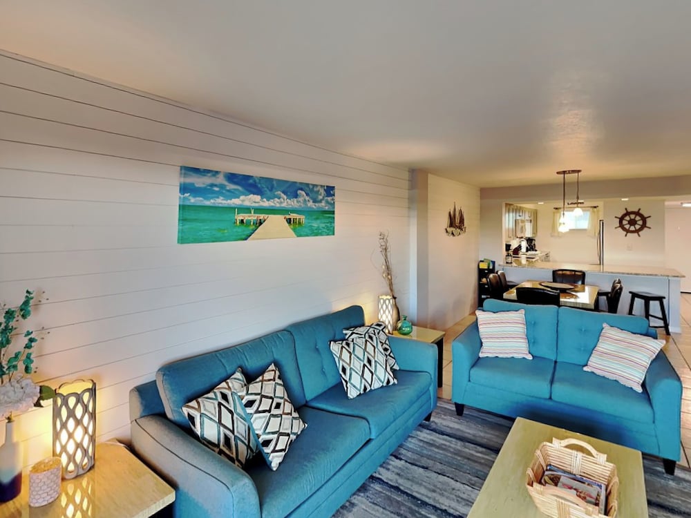 Sea Oats #309 by Southern Vacation Rentals