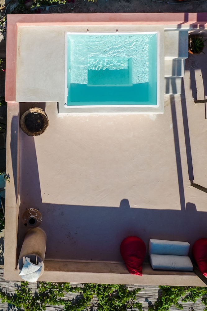 Rosepepper Villa