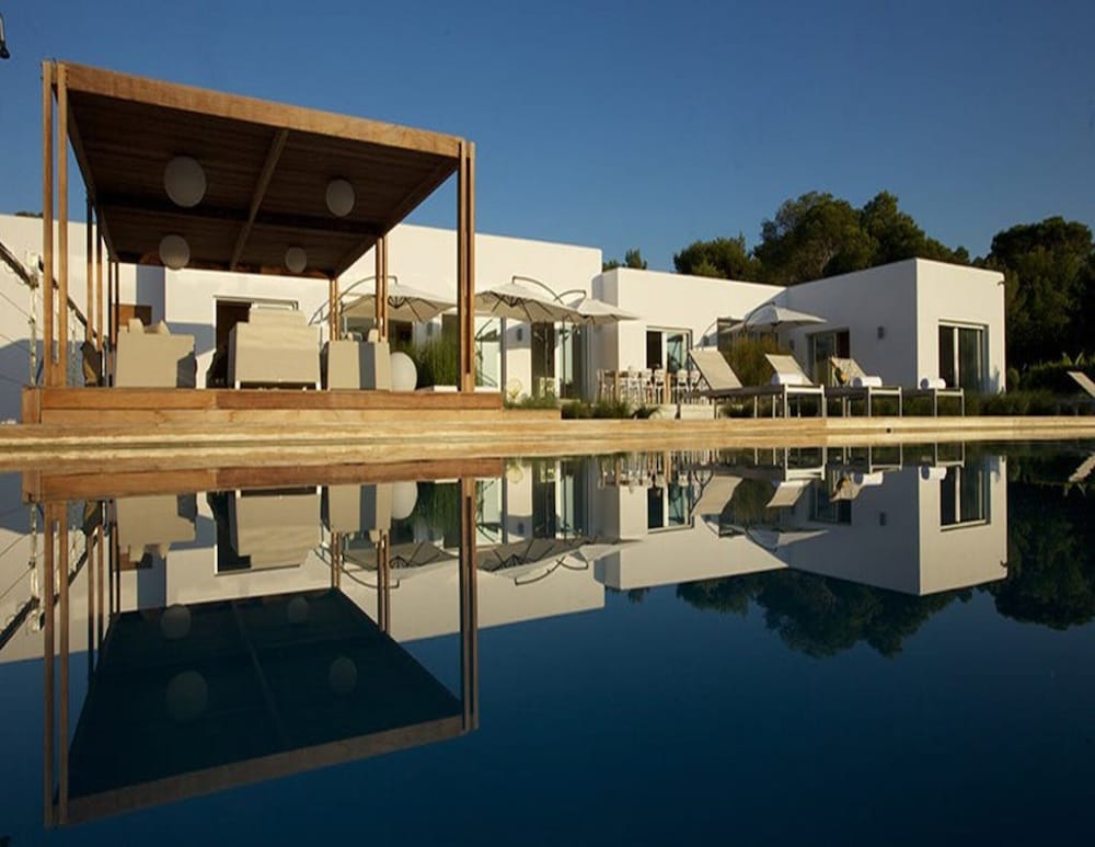Gorgeous Villa With Views